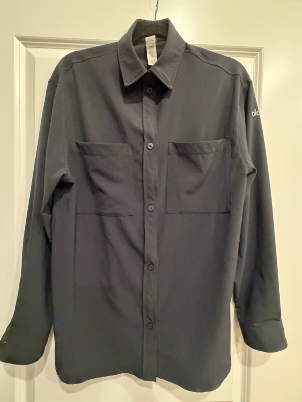 ALO Yoga Men's Button-Down Shirt in Dark Gray